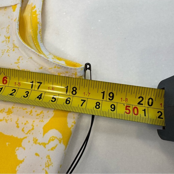 Zenergy by Chico Vest Women's Size 0 Bright Yellow Floral Full Zip - Picture 12 of 14